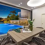 3 Bedroom Cozy In Krk דירה קרק