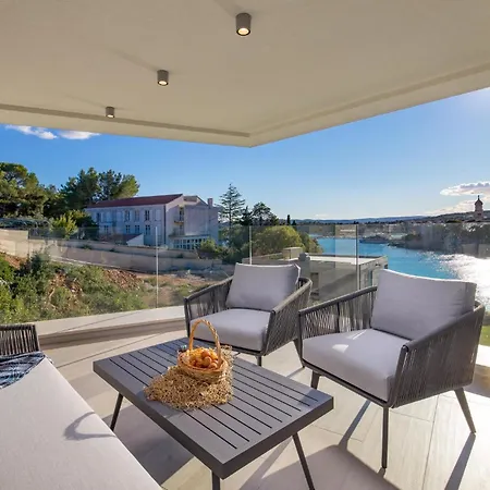3 Bedroom Cozy In Krk * كرك