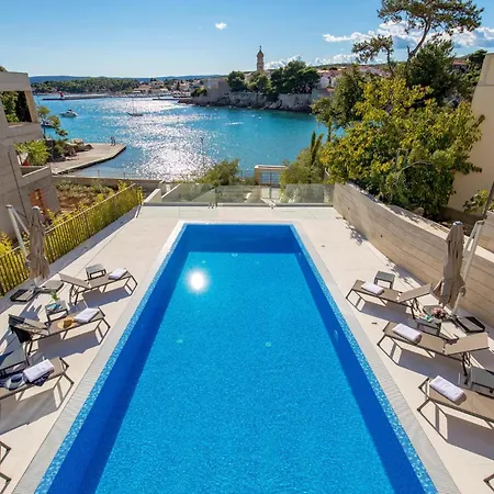 Apartment Lovely In Krk With Kitchen *
