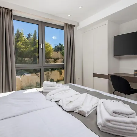 3 Bedroom Cozy In Krk * Krk Town