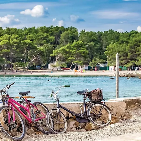 Apartment Lovely In Krk With Kitchen