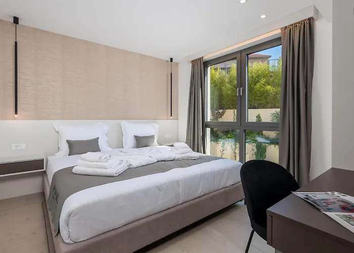 Lovely In Krk With Kitchen Apartament *