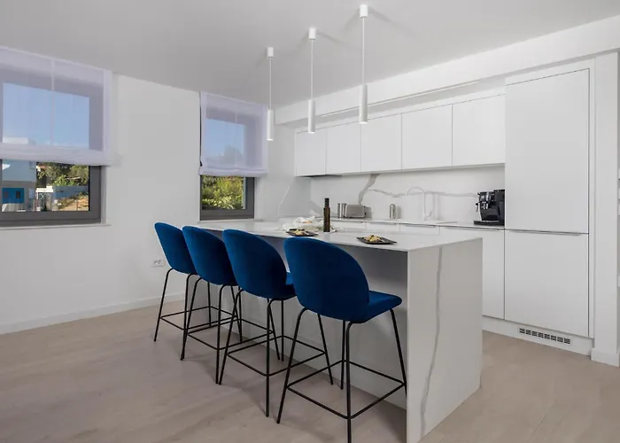 Lovely In Krk With Kitchen Apartament *