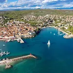 3 Bedroom Cozy In Krk * Krk Town